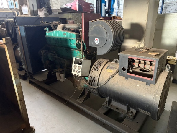Gerador de Energia Cummins 450 kVA ano 2018
