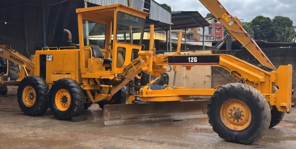 Motoniveladora Caterpillar 12G ano 1995 - 12G - Máquinas de Linha Amarela