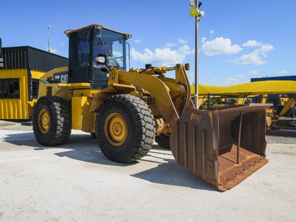 Pá Carregadeira Caterpillar 938H ano 2008