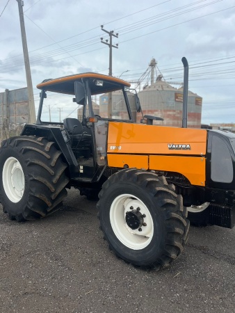 Trator Valtra BM 110 ano 2005