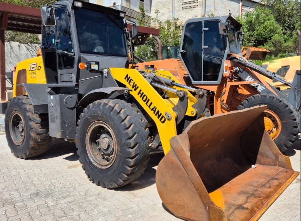Pá Carregadeira New Holland 12D ano 2022