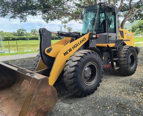 Pá Carregadeira New Holland W130B ano 2019