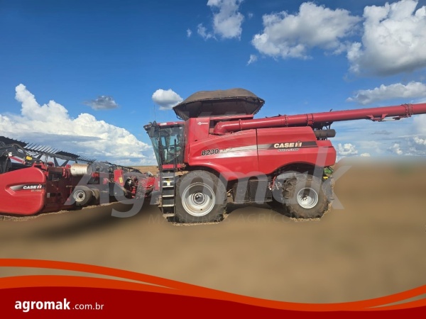 Colheitadeira Case 8250 ano 2021