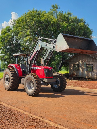 Trator Massey Ferguson MF 4299 ano 2014