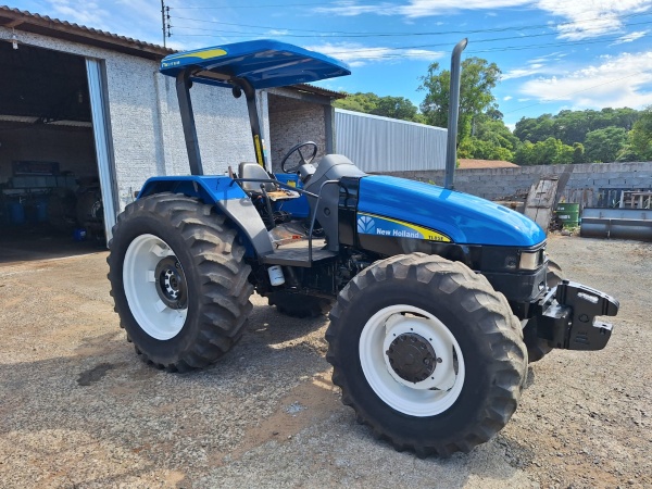 Trator New Holland tl 85 ano 2006