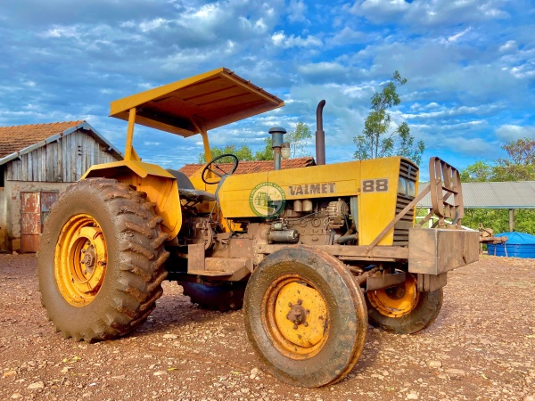 Trator Valmet 88 ano 1984