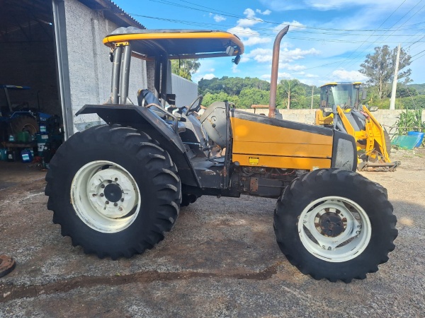 Trator Valtra 900  ano 2007