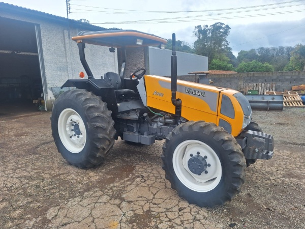 Trator Valtra A950 ano 2010