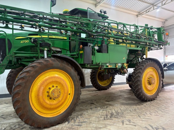 Pulverizador Autopropelido John Deere 4730 ano 2017
