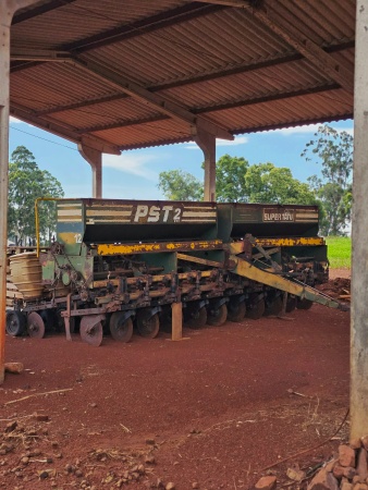 Plantadeira Tatu Marchesan Pst 2 ano 1997