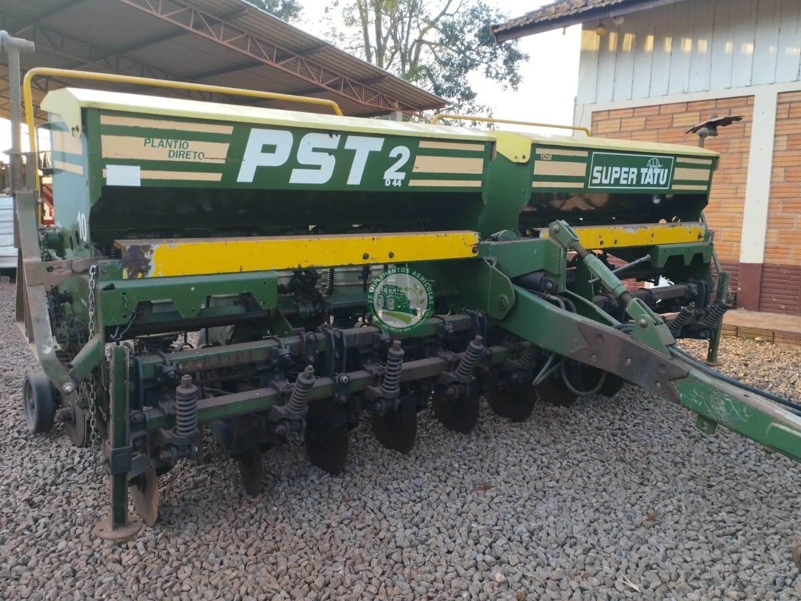 Plantadeira Tatu Marchesan Pst 2 ano 1998