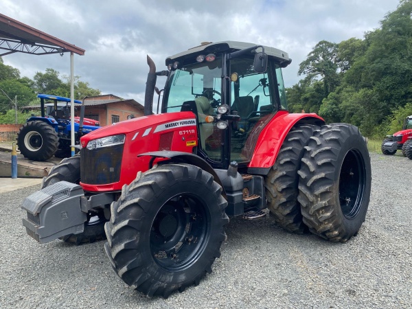 Trator Massey Ferguson Dyna-4 6711R ano 2017