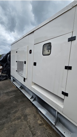 Gerador de Energia STEMAC 280 kVA ano 2013 - 280 kVA - Outros