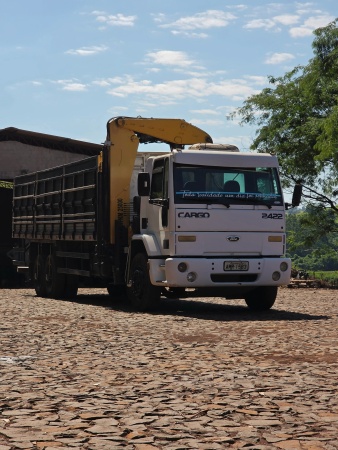 Caminhão Ford CARGO 2422 ano 2005