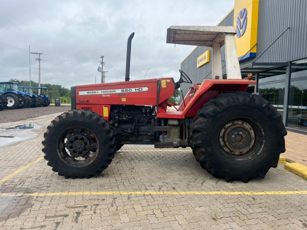 Trator Massey Ferguson MF 660 ano 2002
