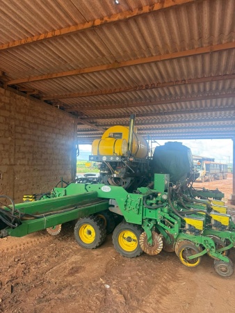 Plantadeira John Deere DB40