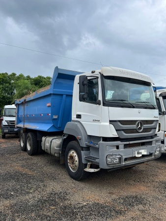 Caminhão Mercedes Benz Axor 3344 ano 2013