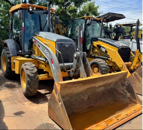 Retroescavadeira John Deere 310L ano 2020