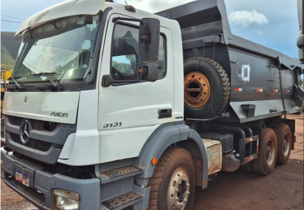 Caminhão Mercedes Benz Axor 3131 ano 2016 - Axor 3131 - Caminhões e Carretas