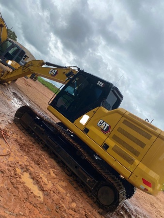 Escavadeira Caterpillar 320 ano 2022
