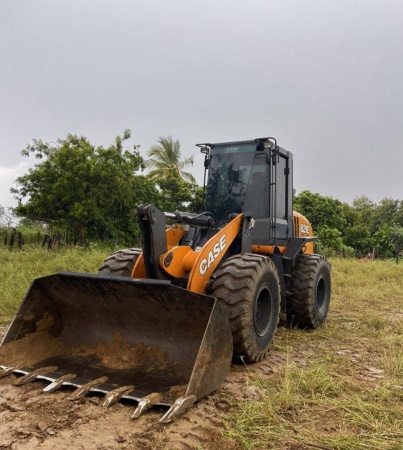 Pá Carregadeira Case 621E ano 2025