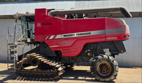 Colheitadeira Massey Ferguson MF 4690 ano 2018