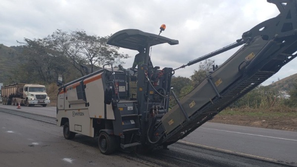 Fresadora Wirtgen W 100 R ano 2023