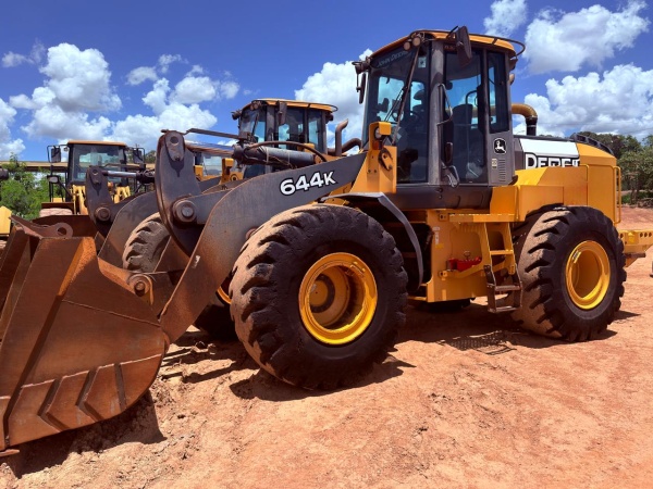 Pá Carregadeira John Deere 644K ano 2019
