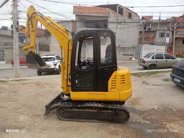 Mini Escavadeira Sunward SWE 25 UF ano 2011