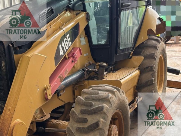 Retroescavadeira Caterpillar 416 E ano 2015