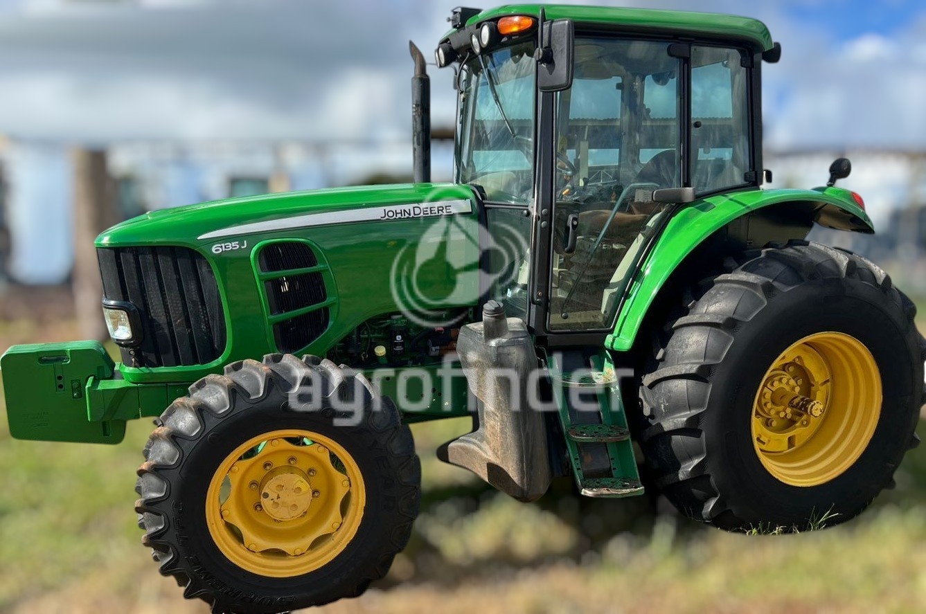 Trator John Deere 6135J ano 2019
