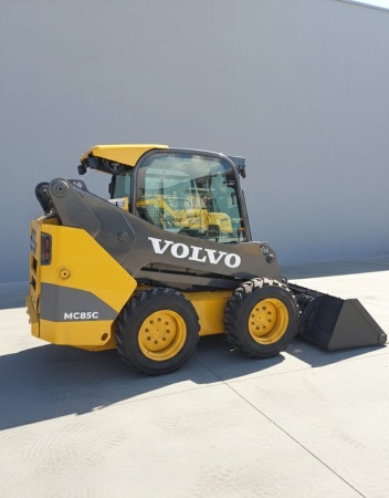 Mini Carregadeira Volvo MC85C ano 2018