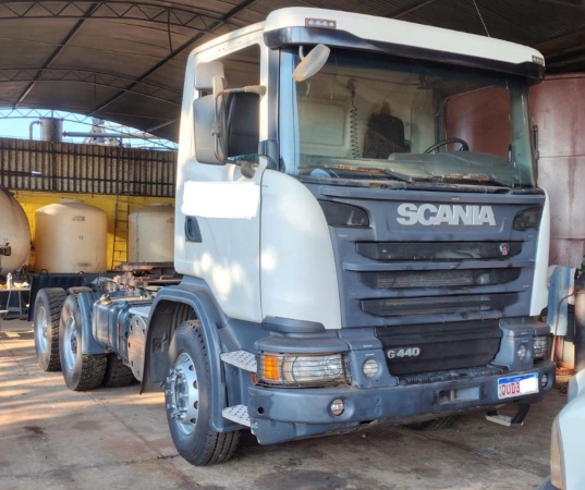 Caminhão Scania G 440 ano 2015