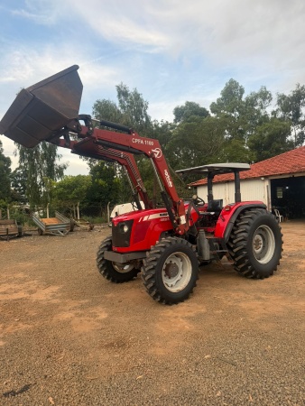 Trator Massey Ferguson MF 4283 ano 2011