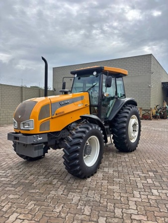 Trator Valtra BM 110 ano 2013 - BM 110 - Máquinas Agrícolas