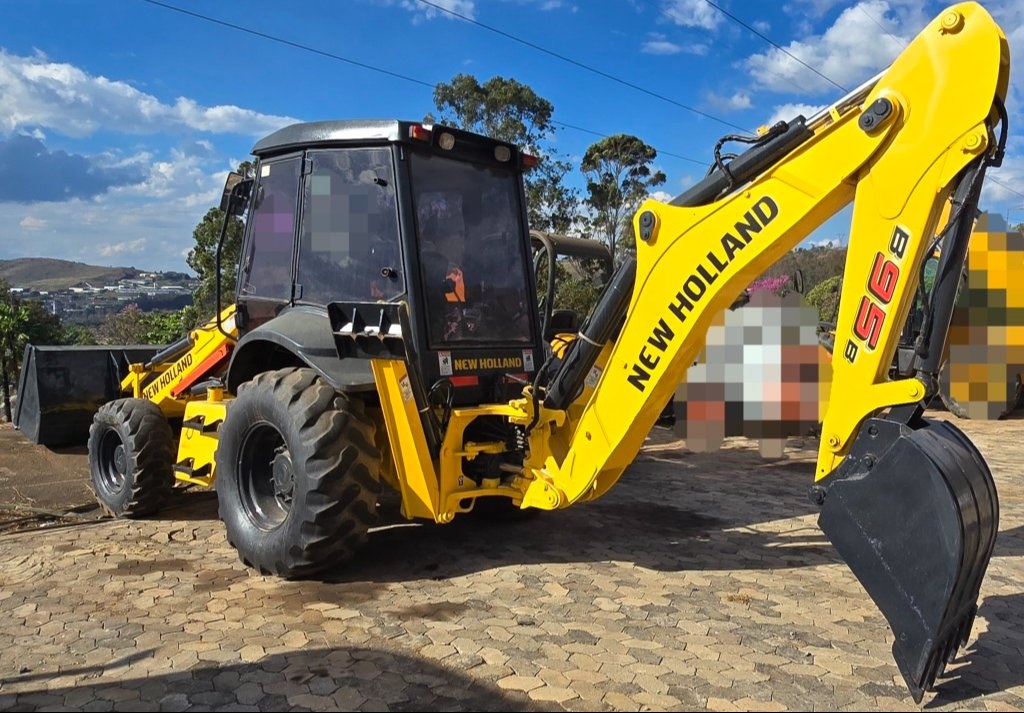 Retroescavadeira New Holland B95B 4x4 ano 2021