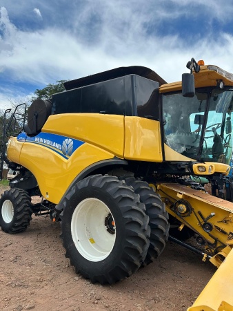 Colheitadeira New Holland CR 6080 ano 2015