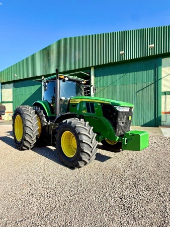 Trator John Deere 7M 230 ano 2024
