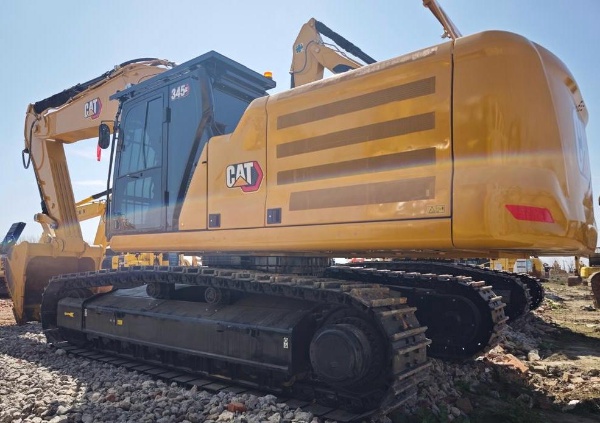 Escavadeira Caterpillar 345 ano 2022 - 345 - Máquinas de Linha Amarela
