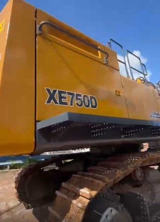 Escavadeira XCMG XE750D ano 2023