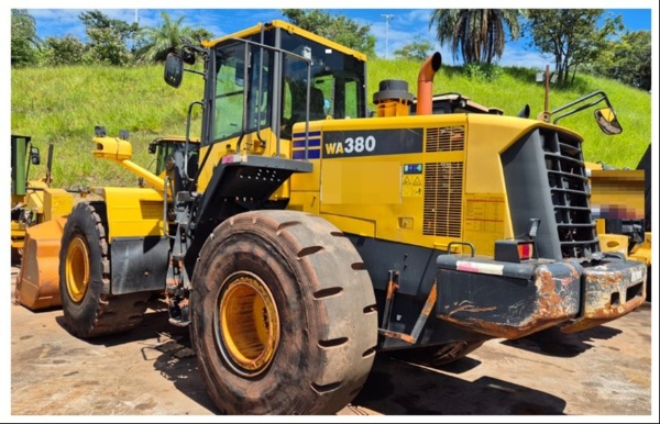 Pá Carregadeira Komatsu WA380 ano 2021