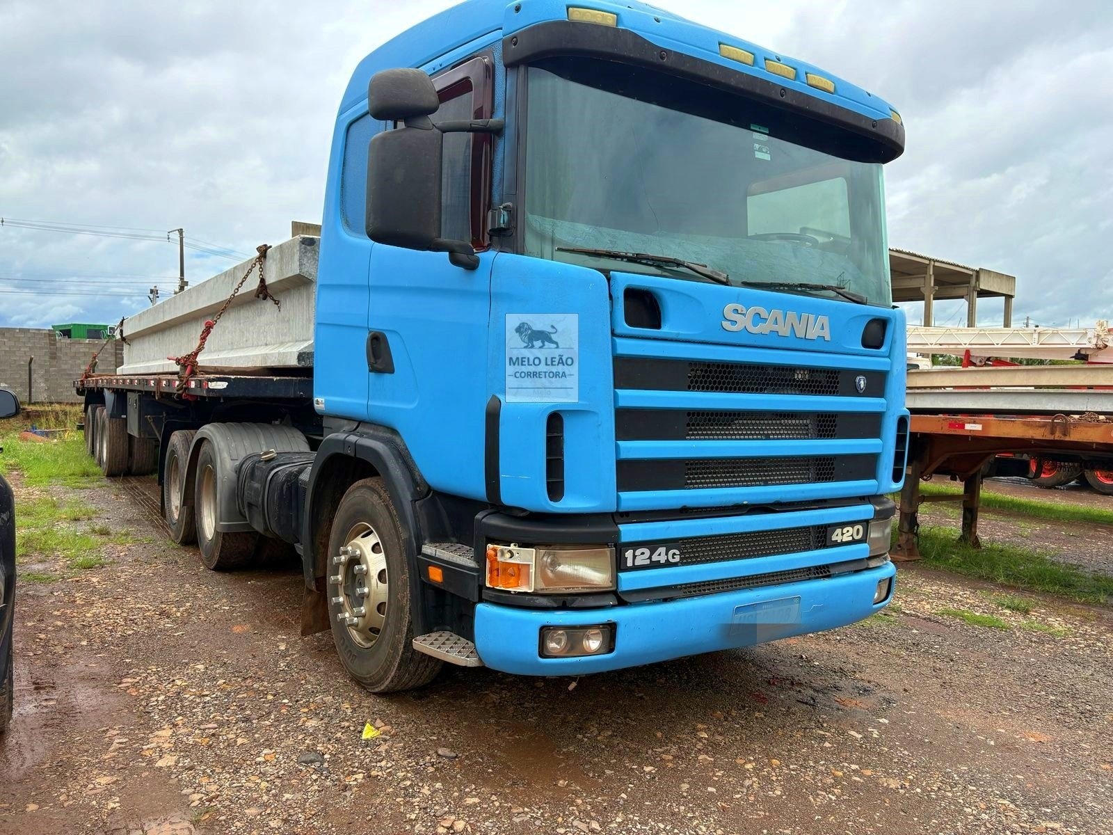 Caminhão Scania R 420 6X2 ano 2005