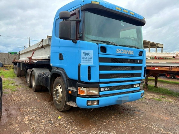 Caminhão Scania R 420 6X2 ano 2005