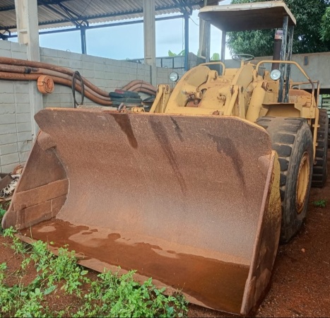 Pá Carregadeira Caterpillar 966 ano 1985