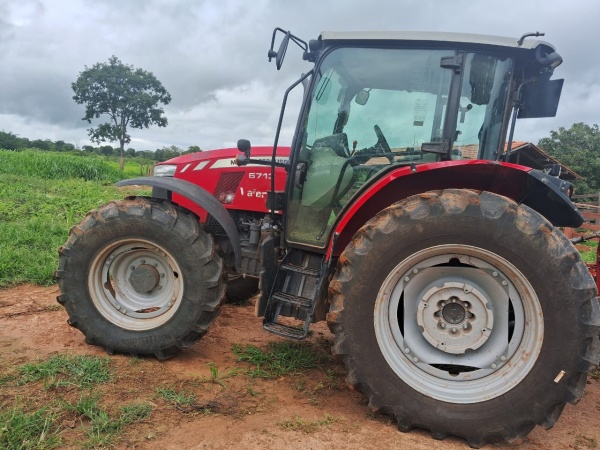 Trator Massey Ferguson MF 6713 ano 2022 - MF 6713 - Máquinas Agrícolas
