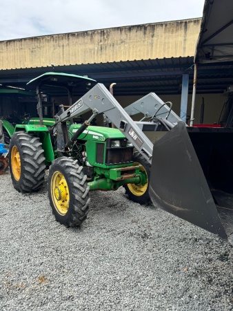 Trator John Deere 5403 ano 2007