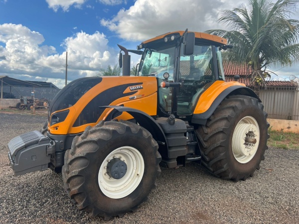 Trator Valtra T250 CVT ano 2023