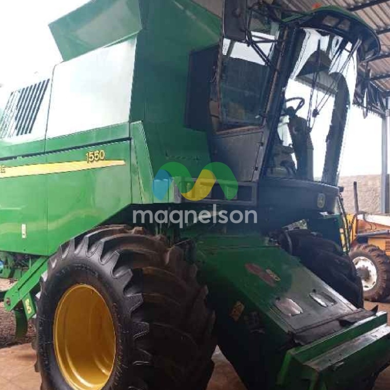 Colheitadeira John Deere 1550 ano 2004