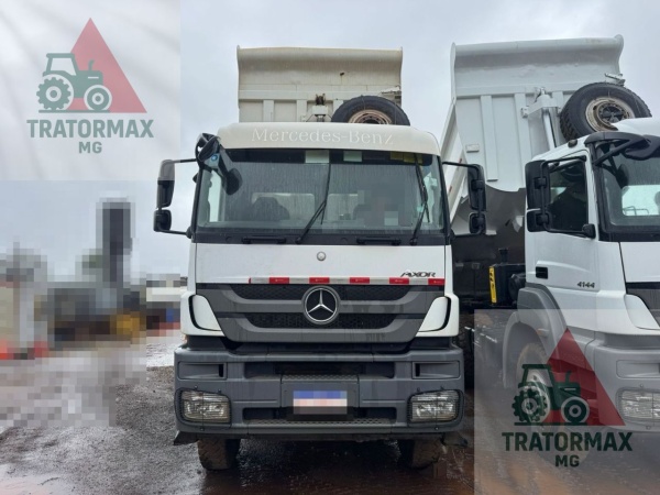 Caminhão Mercedes Benz 4144 6x4 ano 2020