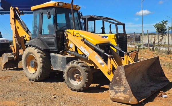 Retroescavadeira JCB 3C ano 2011 - 3C - Máquinas de Linha Amarela